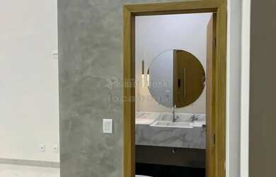 Imagem: A casa em condomínio possui 3 Dormitórios, 2 Banheiros, 2