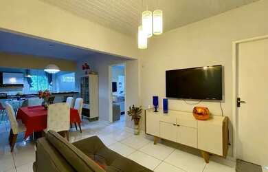 Imagem: O apartamento possui 3 Dormitórios, 2 Banheiros, 4 Vagas na