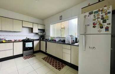 Imagem 7: Sobrado em Uvaranas Localização Previlegiada