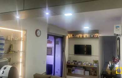 Imagem: O apartamento possui 2 Dormitórios, 2 Banheiros, 2 Vagas na