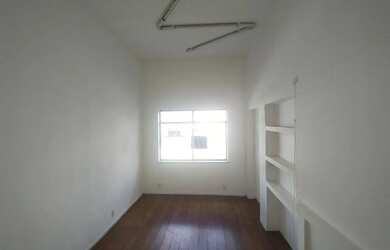 Imagem 11: Locação - Excelente Casa Comercial na Rua Paula Lima esquina com Dr....