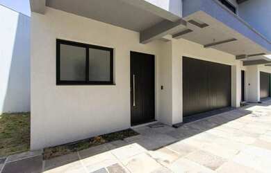 Imagem: A casa em condomínio possui 3 Dormitórios, 5 Banheiros, 2