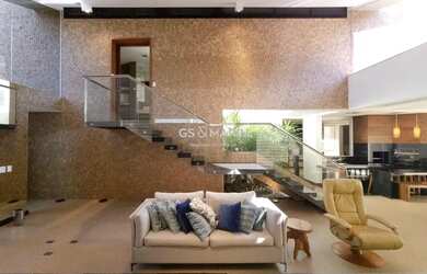 Imagem: A casa em condomínio possui 5 Dormitórios, 4 Banheiros, 4