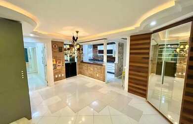 Imagem: O apartamento possui 3 Dormitórios, 1 Banheiro e 94m² de Área