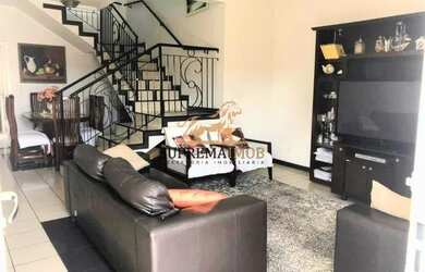 Imagem: A casa possui 4 Dormitórios, 2 Banheiros, 2 Vagas na garagem