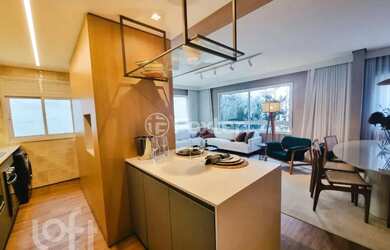 Imagem: O apartamento possui 3 Dormitórios, 1 Banheiro, 1 Vaga na garagem