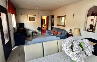 Imagem 8: Casa na Rua Marista, Partenon, com 11,00 de frente por 23,00 de frente...