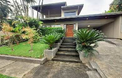 Imagem: A casa em condomínio possui 4 Dormitórios, 5 Banheiros, 5