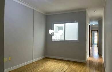 Imagem: O apartamento possui 2 Dormitórios, 2 Banheiros, 2 Vagas na