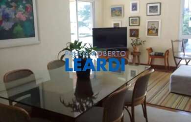 Imagem: O apartamento possui 2 Dormitórios, 3 Banheiros, 3 Vagas na