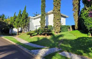 Imagem: A casa em condomínio possui 3 Dormitórios, 4 Banheiros, 5