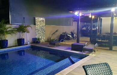 Imagem: A casa em condomínio possui 4 Dormitórios, 5 Banheiros, 4