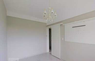 Imagem 16: Lindo 2 qts , varanda e repleto de armários, td espaçoso . Vista indevassada...