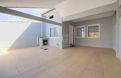 Imagem: A casa em condomínio possui 3 Dormitórios, 2 Banheiros, 2