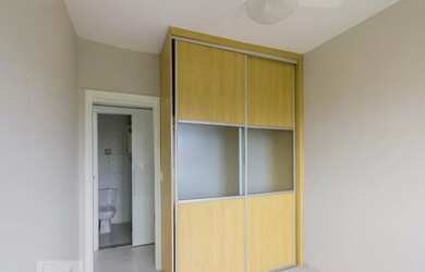 Imagem 11: Lindo 2 qts , varanda e repleto de armários, td espaçoso . Vista indevassada...