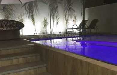 Imagem: A casa possui 3 Dormitórios, 2 Banheiros, 5 Vagas na garagem