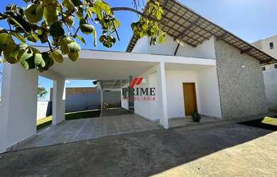 Imagem: A casa possui 3 Dormitórios, 2 Banheiros, 5 Vagas na garagem