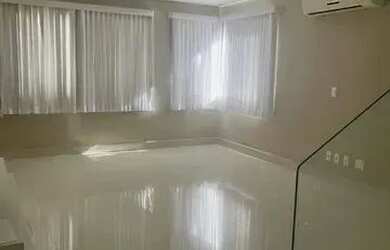 Imagem: A casa em condomínio possui 4 Dormitórios, 4 Banheiros, 4