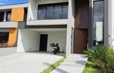 Imagem: A casa em condomínio possui 4 Dormitórios, 3 Banheiros, 4