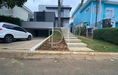 Imagem: A casa em condomínio possui 3 Dormitórios, 3 Banheiros, 4