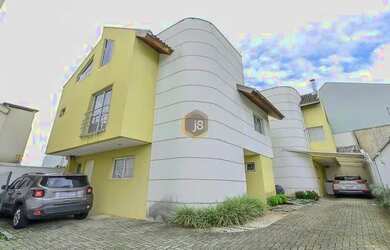 Imagem: A casa em condomínio à venda possui 3 Dormitórios, 3 Banheiros