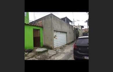 Imagem: A casa possui 1 Banheiro, 4 Vagas na garagem e 300m² de Área