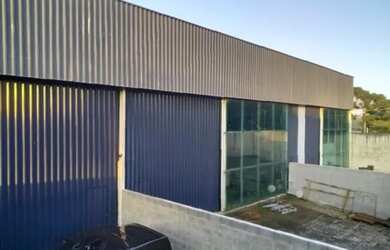 Imagem: O depósito possui 3 Vagas na garagem e 600m² de Área e está