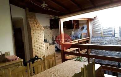 Imagem: A casa em condomínio possui 3 Dormitórios, 4 Banheiros, 2