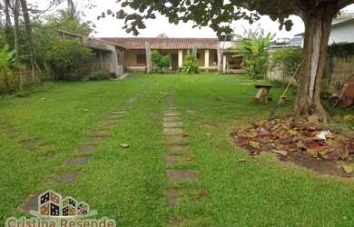 Imagem: A casa possui 2 Dormitórios, 2 Banheiros, 5 Vagas na garagem