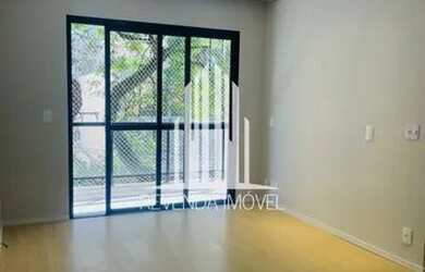 Imagem: O apartamento possui 1 Dormitório, 1 Banheiro, 1 Vaga na garagem