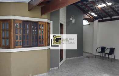 Imagem: A casa possui 2 Dormitórios, 3 Banheiros, 3 Vagas na garagem