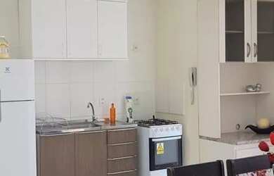 Imagem: O apartamento possui 2 Dormitórios, 1 Banheiro, 1 Vaga na garagem