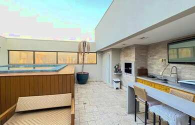 Imagem: O apartamento possui 3 Dormitórios, 5 Banheiros, 3 Vagas na