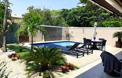 Imagem: A casa em condomínio possui 4 Dormitórios, 5 Banheiros, 2