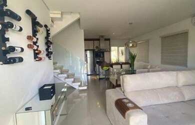 Imagem: A casa em condomínio possui 5 Dormitórios, 4 Banheiros, 2