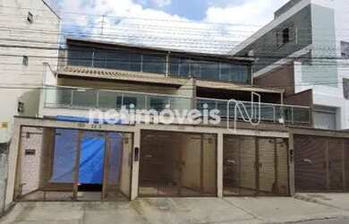 Imagem: A casa possui 3 Dormitórios, 3 Banheiros, 2 Vagas na garagem