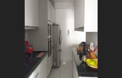 Imagem: O apartamento possui 2 Dormitórios, 2 Banheiros, 2 Vagas na