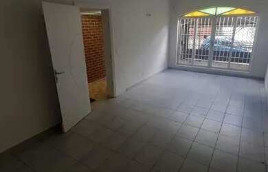 Imagem: A casa possui 4 Dormitórios, 4 Banheiros, 2 Vagas na garagem