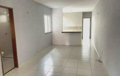 Imagem: A casa possui 2 Dormitórios, 2 Banheiros, 1 Vaga na garagem