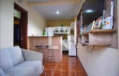 Imagem: A casa possui 3 Dormitórios, 2 Banheiros, 1 Vaga na garagem