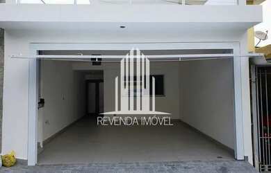 Imagem: A casa possui 3 Dormitórios, 4 Banheiros, 2 Vagas na garagem