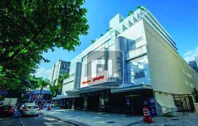 Imagem: O depósito possui 4 Vagas na garagem, 172m² de Área e está