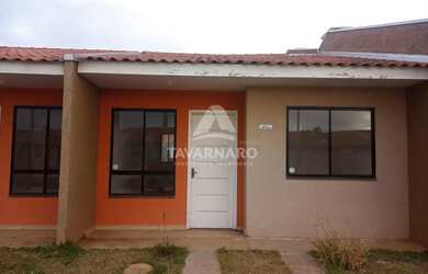 Imagem: A casa possui 2 Dormitórios, 1 Banheiro, 1 Vaga na garagem