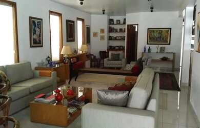 Imagem: A casa em condomínio possui 3 Dormitórios, 3 Banheiros, 4