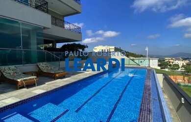 Imagem: A casa em condomínio possui 5 Dormitórios, 5 Banheiros, 5