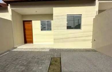 Imagem: A casa à venda possui 2 Dormitórios, 1 Banheiro, 2 Vagas na