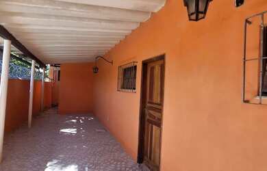 Imagem 8: Rio das Ostras a 400 mts da praia do bosque, vendo casa , 420 mts , piscina,...