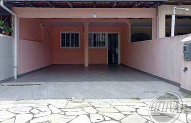 Imagem: A casa possui 2 Dormitórios, 2 Banheiros, 2 Vagas na garagem