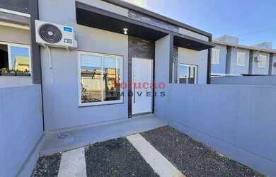 Imagem: A casa possui 2 Dormitórios, 1 Banheiro, 1 Vaga na garagem