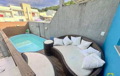 Imagem: A casa possui 2 Dormitórios, 1 Banheiro, 1 Vaga na garagem